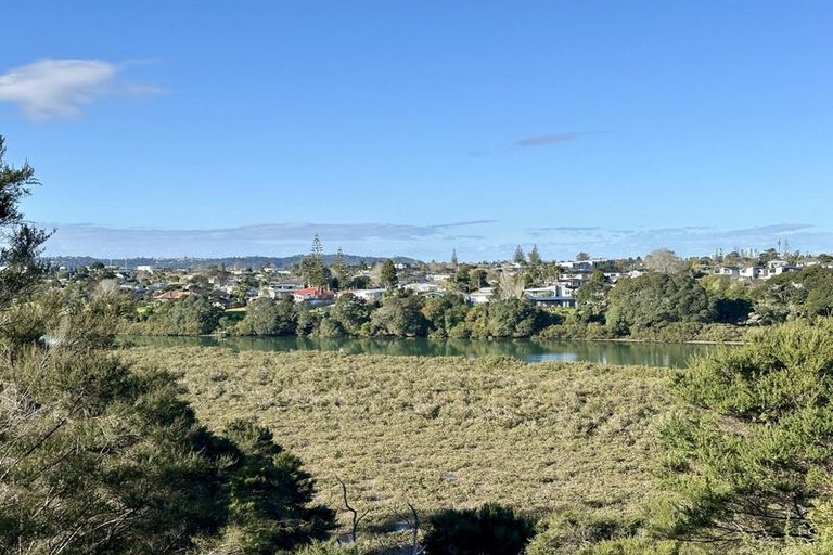 Photo of property in 4/141 Colwill Road, Massey, Auckland, 0614