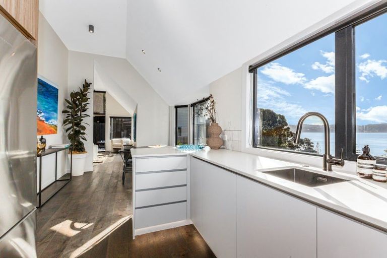 Photo of property in 28 Hay Street, Oriental Bay, Wellington, 6011