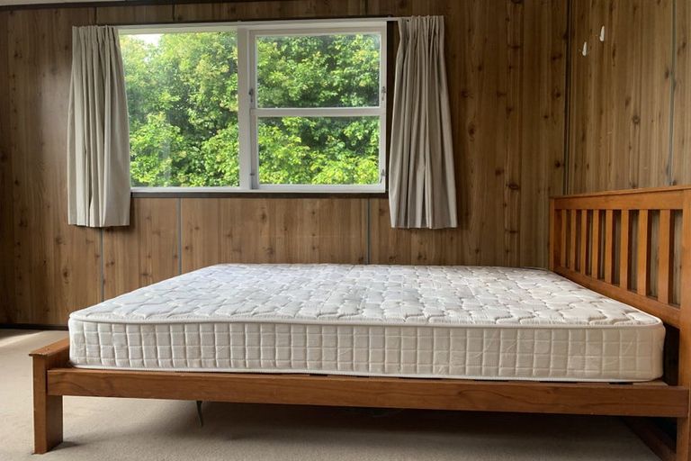 Photo of property in 72 Peach Road, Glenfield, Auckland, 0629