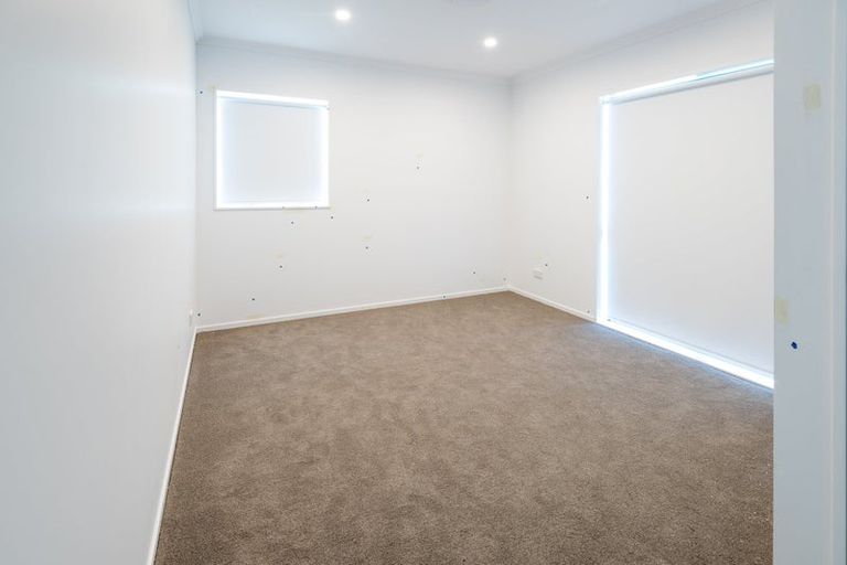 Photo of property in 9 Waituarua Drive, Takanini, 2112