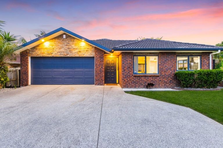 Photo of property in 12 Senator Drive, Manurewa, Auckland, 2105