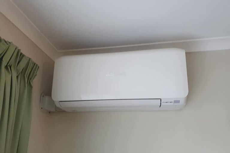 Photo of property in 2/240 Old Farm Road, Hillcrest, Hamilton, 3216