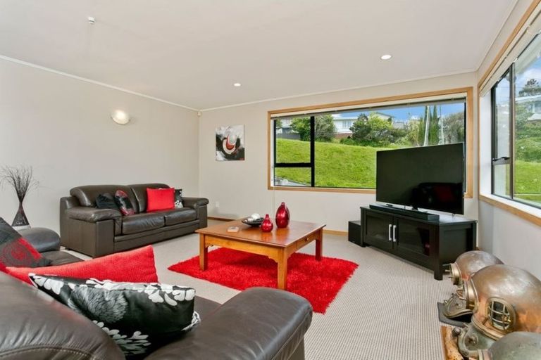 Photo of property in 72 Matipo Road, Mairangi Bay, Auckland, 0630
