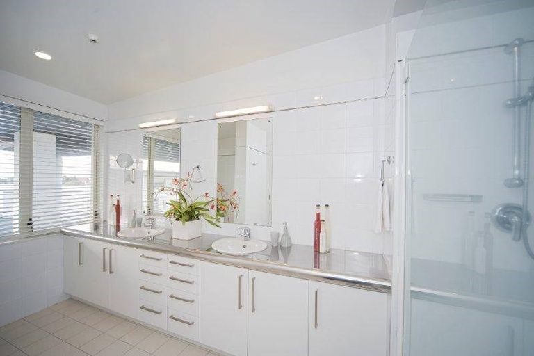 Photo of property in 30 York Street, Russell, 0202