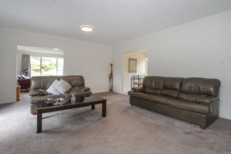 Photo of property in 52 Weatherly Road, Torbay, Auckland, 0630