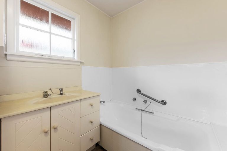 Photo of property in 1/170 Waimairi Road, Ilam, Christchurch, 8041