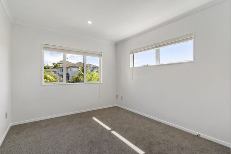 Photo of property in 17 Witton Place, Schnapper Rock, Auckland, 0632