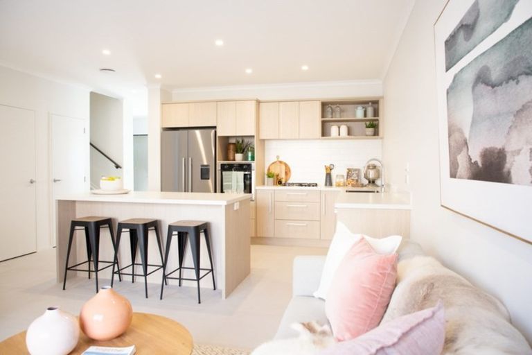 Photo of property in 8 Pepene Avenue, Takanini, 2112