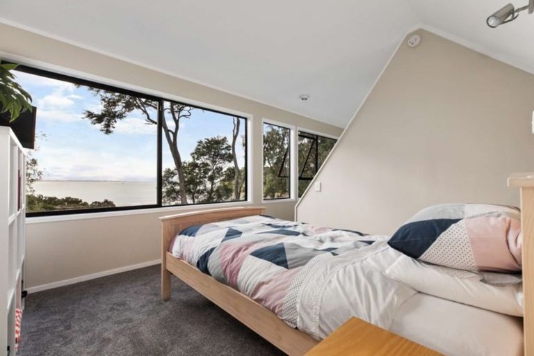 Photo of property in 91 Wood Bay Road, Titirangi, Auckland, 0604