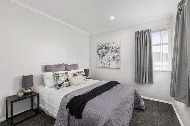 Photo of property in 129 Wainuiomata Road, Wainuiomata, Lower Hutt, 5014