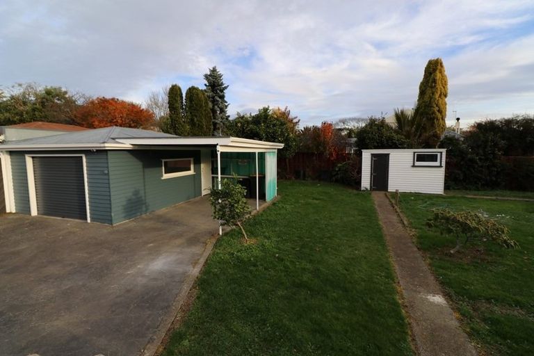 Photo of property in 12 Highbury Drive, Levin, 5510