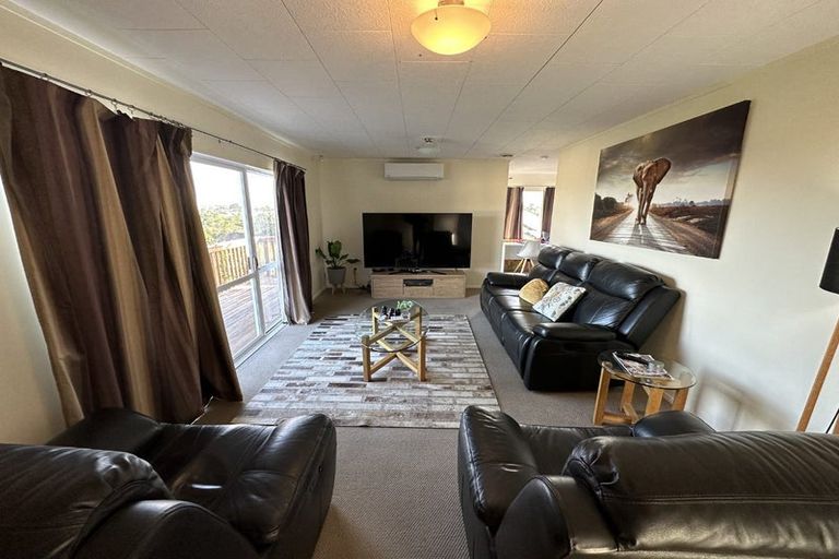 Photo of property in 3 Rubens Lane, West Harbour, Auckland, 0618