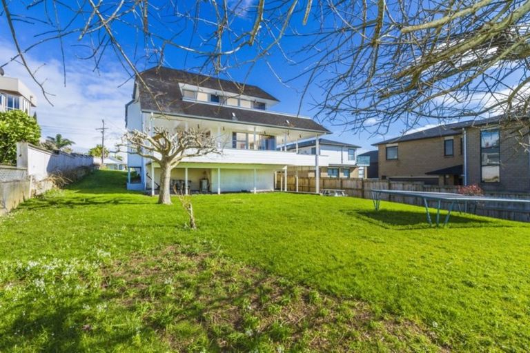 Photo of property in 77 Deep Creek Road, Waiake, Auckland, 0630