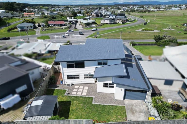 Photo of property in 50a Signal Street, Foxton Beach, Foxton, 4815