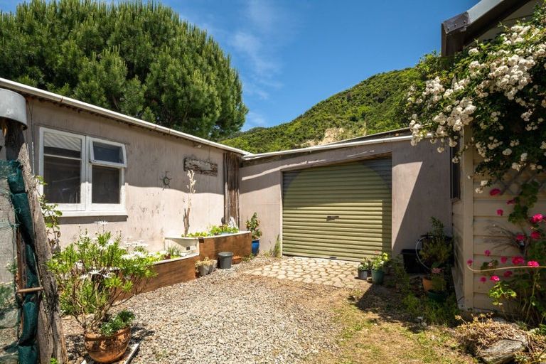 Photo of property in 579 Queen Charlotte Drive, Havelock, 7281