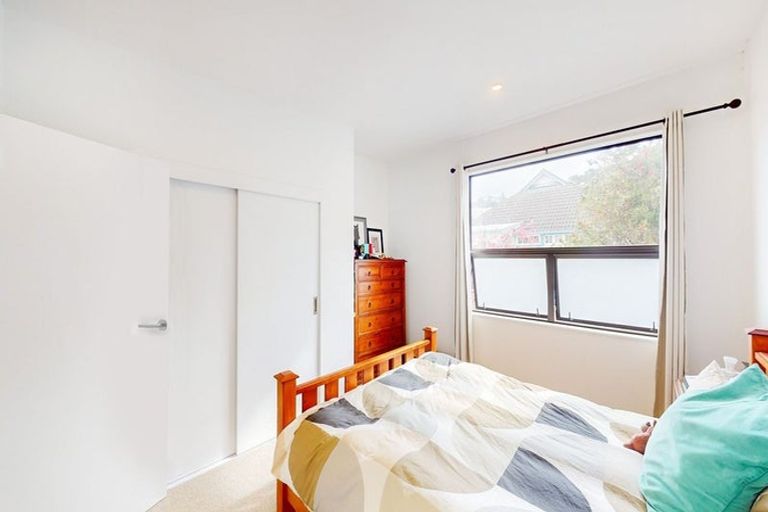 Photo of property in 34 Palm Grove, Berhampore, Wellington, 6023