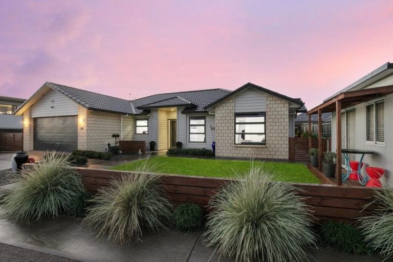 Photo of property in 330 Harbourside Drive, Karaka, Papakura, 2113