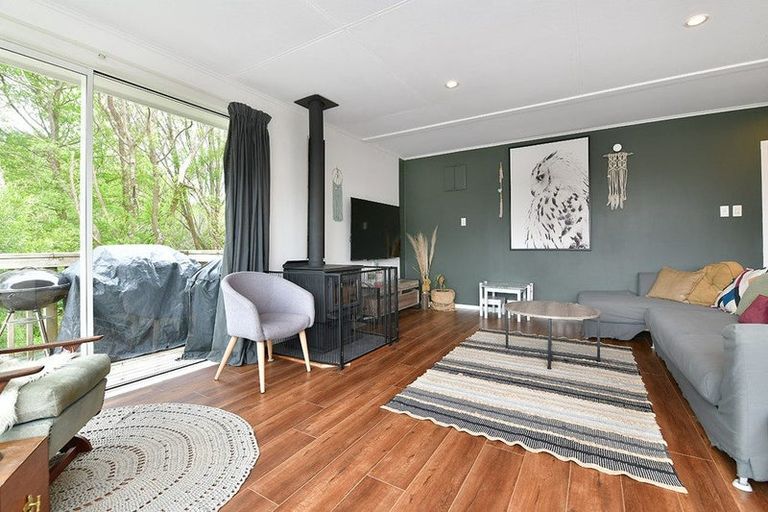 Photo of property in 136 Awaroa Road, Helensville, 0800