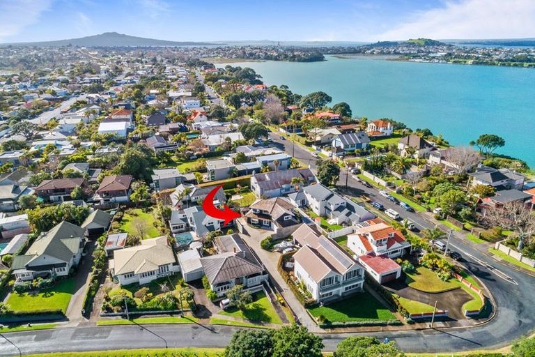 Photo of property in 5a Marine Terrace, Bayswater, Auckland, 0622