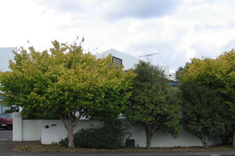 Photo of property in 1/38 Luckens Road, West Harbour, Auckland, 0618