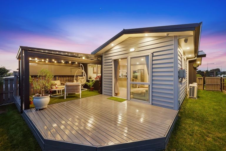 Photo of property in 2 Kutukutu Street, Takanini, 2112