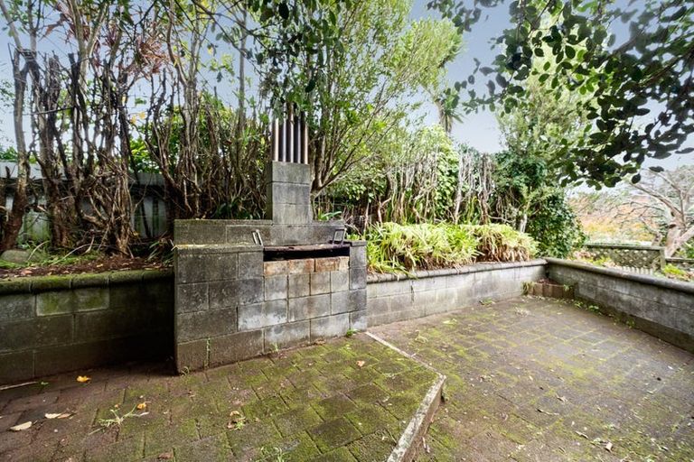 Photo of property in 6 Sardinha Place, Marfell, New Plymouth, 4310