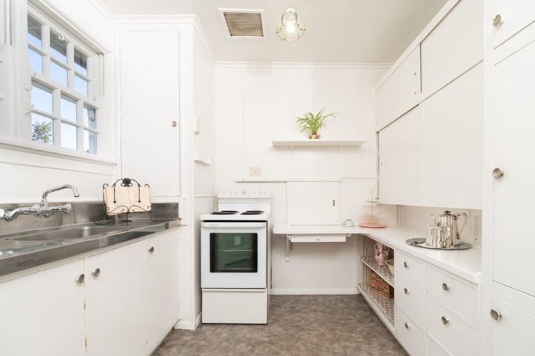 Photo of property in 134 Wellington Road, Paekakariki, 5034