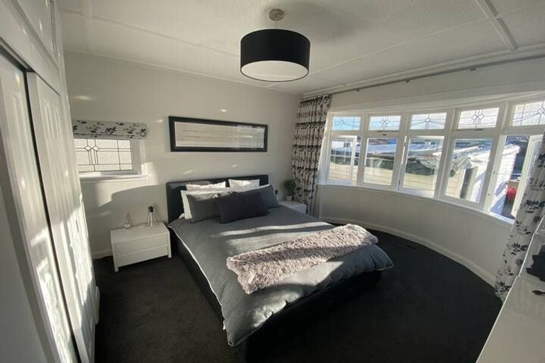 Photo of property in 10 Plunket Avenue, Petone, Lower Hutt, 5012