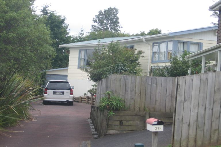 Photo of property in 1/37 Roberts Road, Glenfield, Auckland, 0629