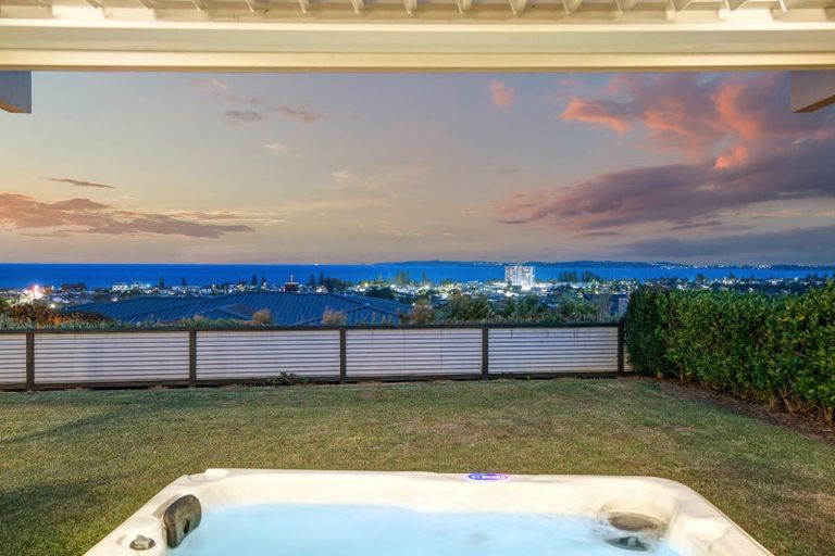 Photo of property in 23 Manhattan Rise, Orewa, 0931