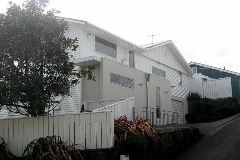 Photo of property in 27 Bayly Road, Moturoa, New Plymouth, 4310