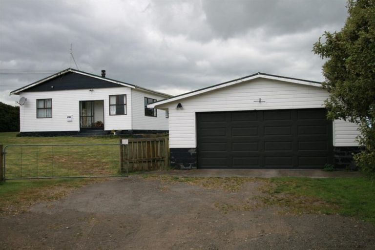 Photo of property in 590 Arawhata Road, Opunake, 4681