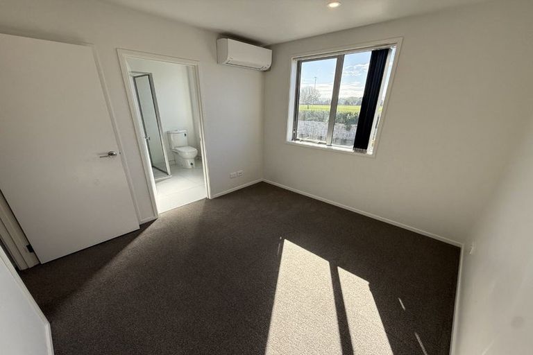 Photo of property in 22 Fort Lincoln Loop, Karaka, Papakura, 2113