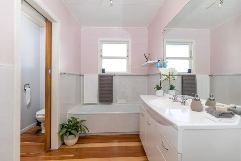 Photo of property in 2 Katherine Place, Melville, Hamilton, 3206