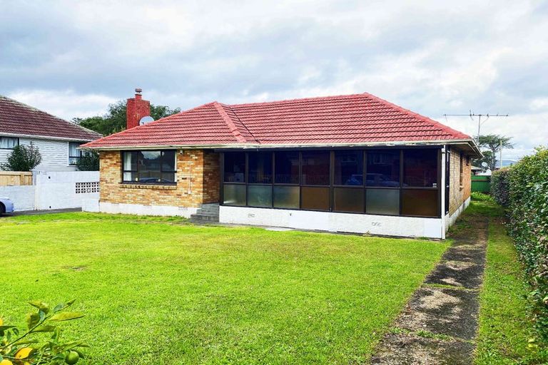 Photo of property in 43 Mcannalley Street, Manurewa East, Auckland, 2102
