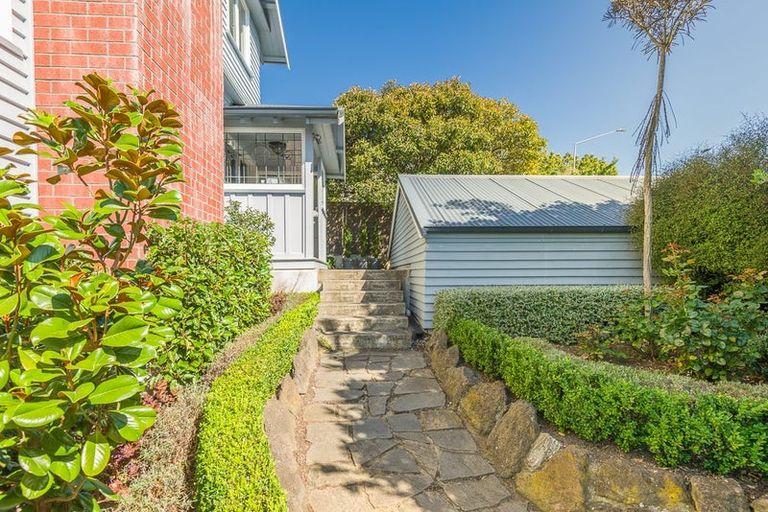 Photo of property in 7 Hackthorne Road, Cashmere, Christchurch, 8022