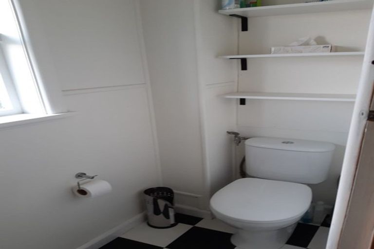 Photo of property in 37 Kowhai Terrace, Saint Martins, Christchurch, 8022