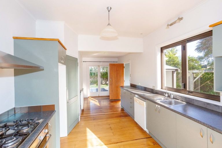 Photo of property in 21 Parkes Avenue, Saint Johns Hill, Whanganui, 4501