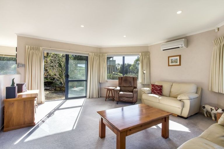 Photo of property in 20 Te Kauri Place, Helensville, 0800