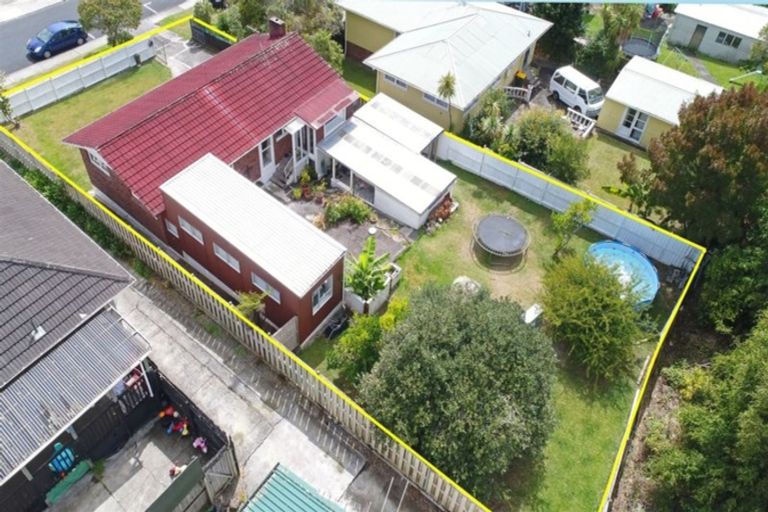 Photo of property in 56 Stottholm Road, Titirangi, Auckland, 0604