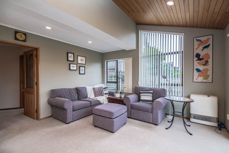 Photo of property in 11 Montrose Grove, Churton Park, Wellington, 6037