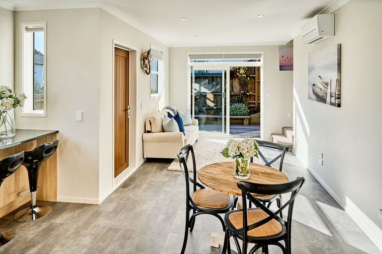 Photo of property in 28b Mana Esplanade, Paremata, Porirua, 5026