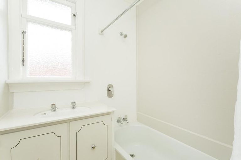 Photo of property in 51 Barr Street, Kenmure, Dunedin, 9011