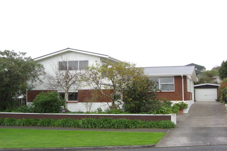Photo of property in 9 Riversdale Drive, Merrilands, New Plymouth, 4312
