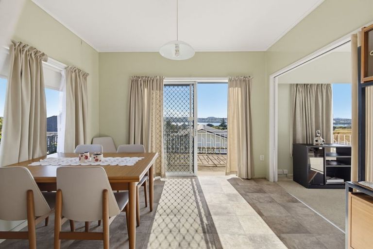 Photo of property in 5 Conifer Lane, Mangere Bridge, Auckland, 2022