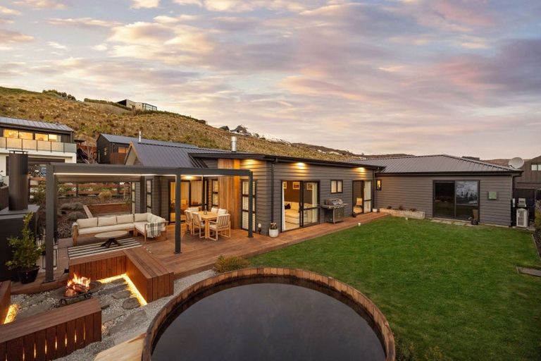 Photo of property in 3 Brodie Avenue, Arrowtown, 9302