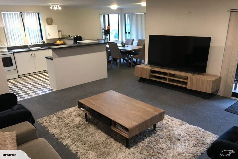 Photo of property in 18 Melrose Road, Island Bay, Wellington, 6023