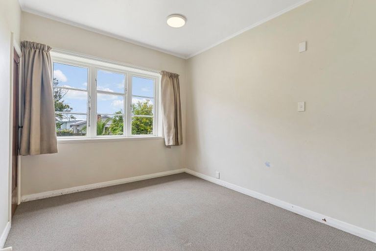 Photo of property in 1 Handley Avenue, Narrow Neck, Auckland, 0624