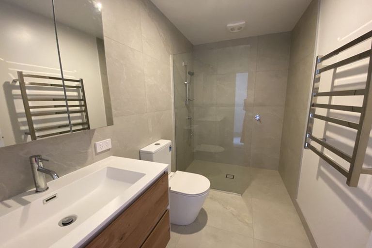 Photo of property in 3/39 Archers Road, Hillcrest, Auckland, 0629