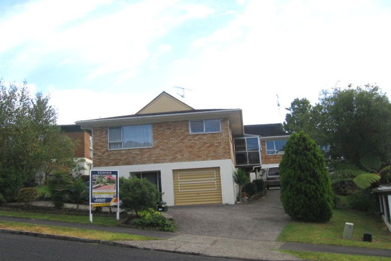 Photo of property in 1/13 Gretel Place, Hillcrest, Auckland, 0627